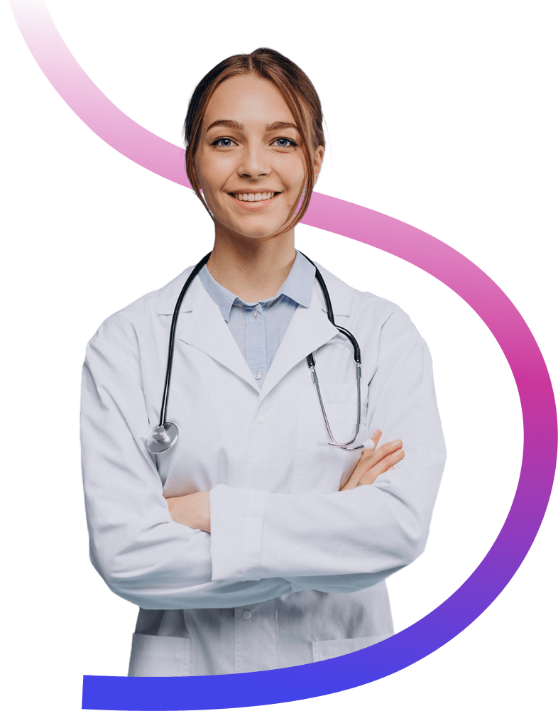 Médica em pé com jaleco branco